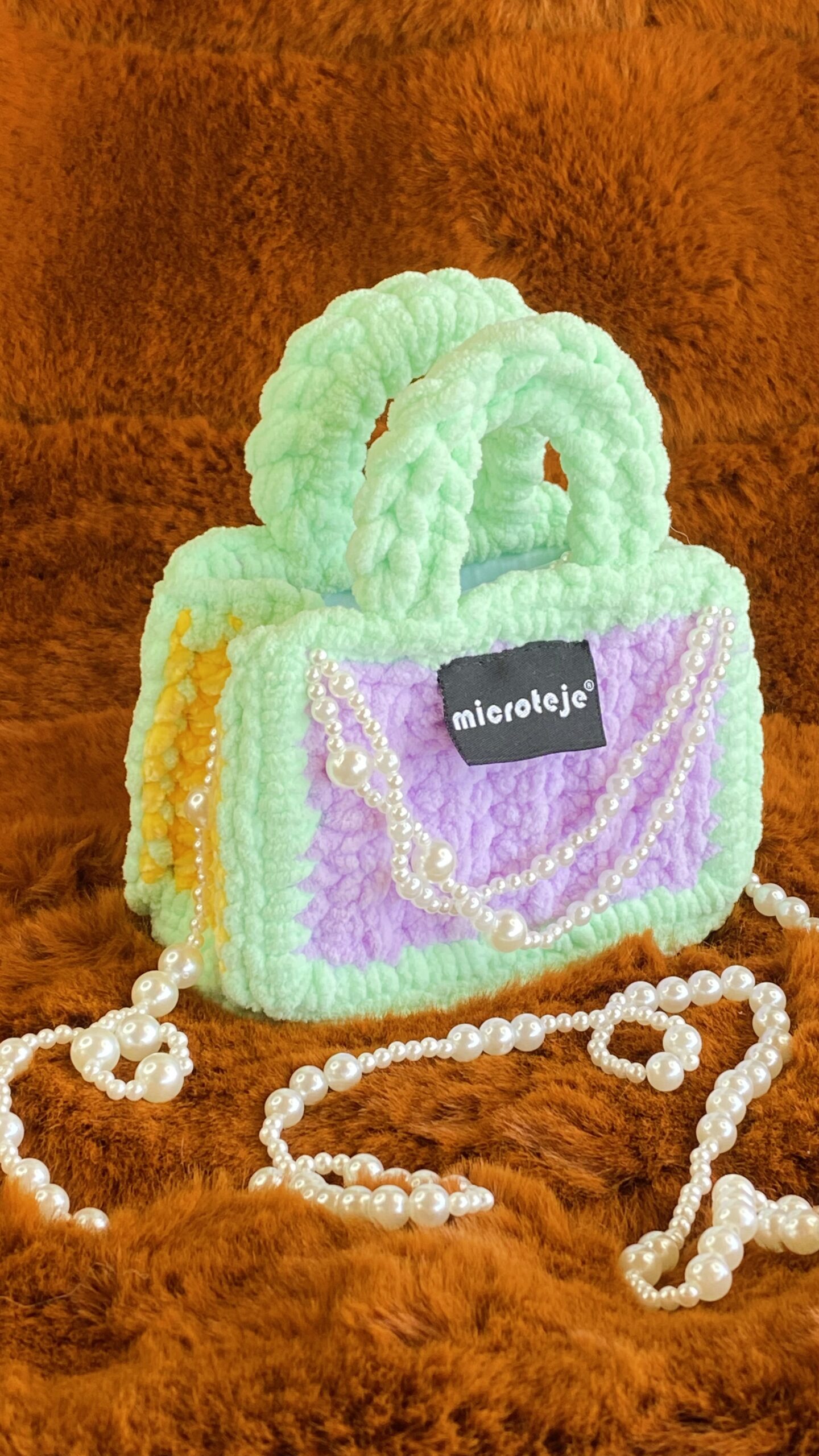 140F53A6-97AA-4A8B-BDC5-F5A7D33FB5B4