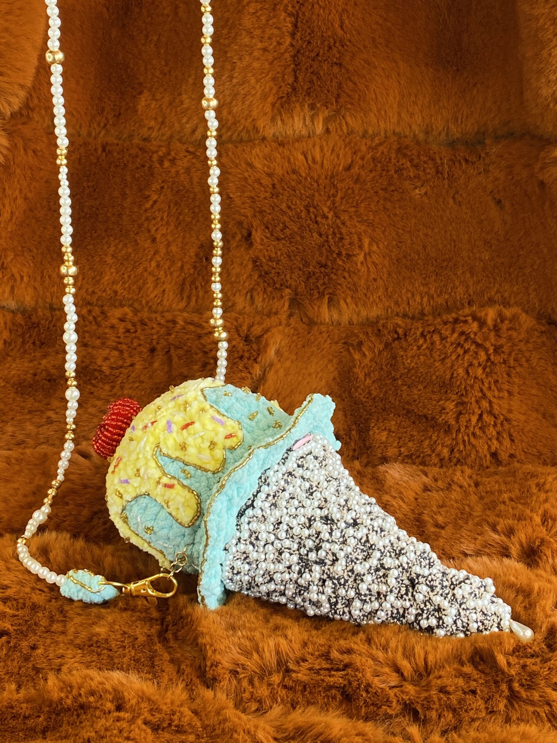 240290E8-986B-4E4A-93B3-334DAB35ACBF