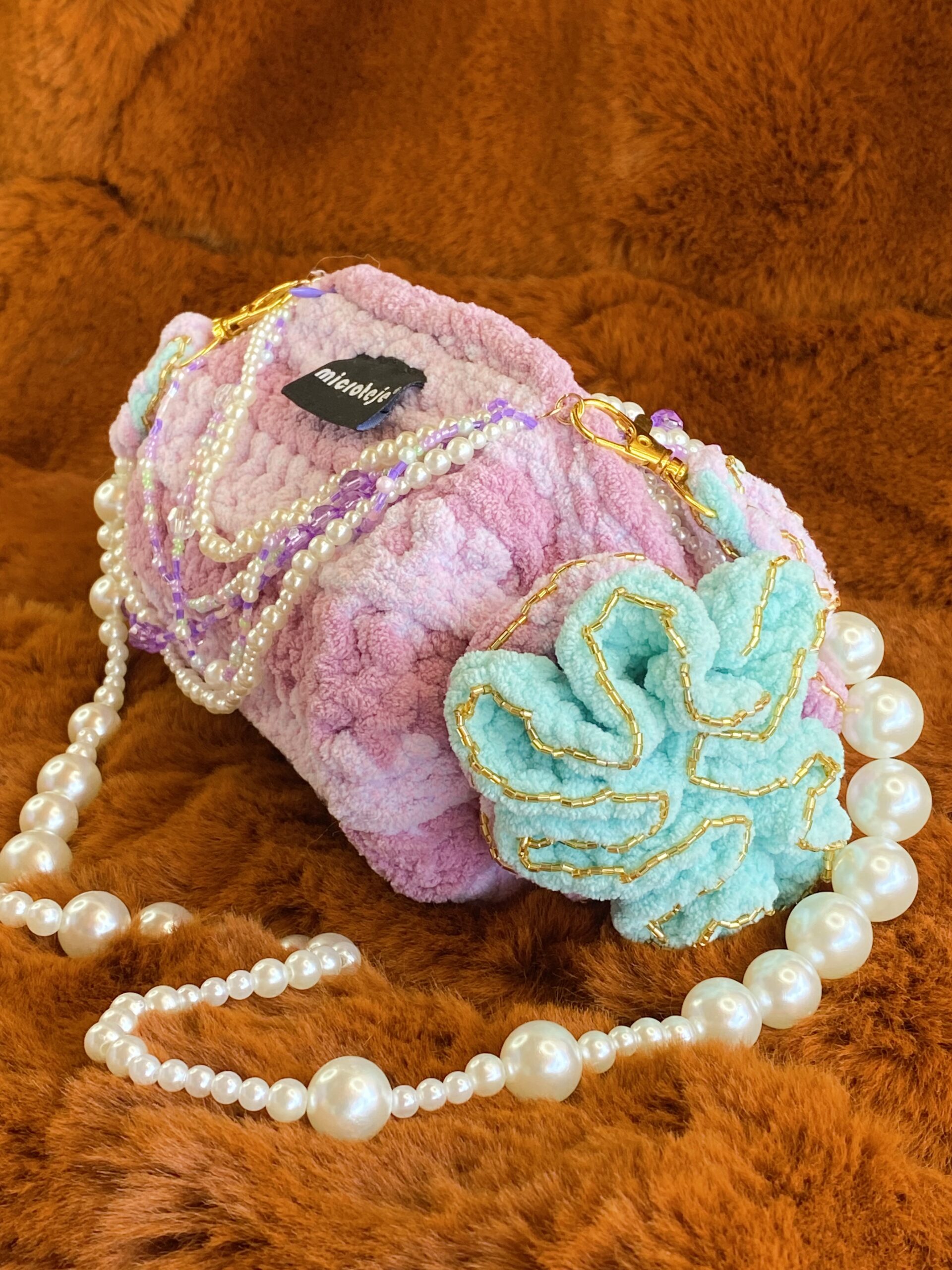 3D19F2C4-207C-4C23-8295-8E8C514A4542