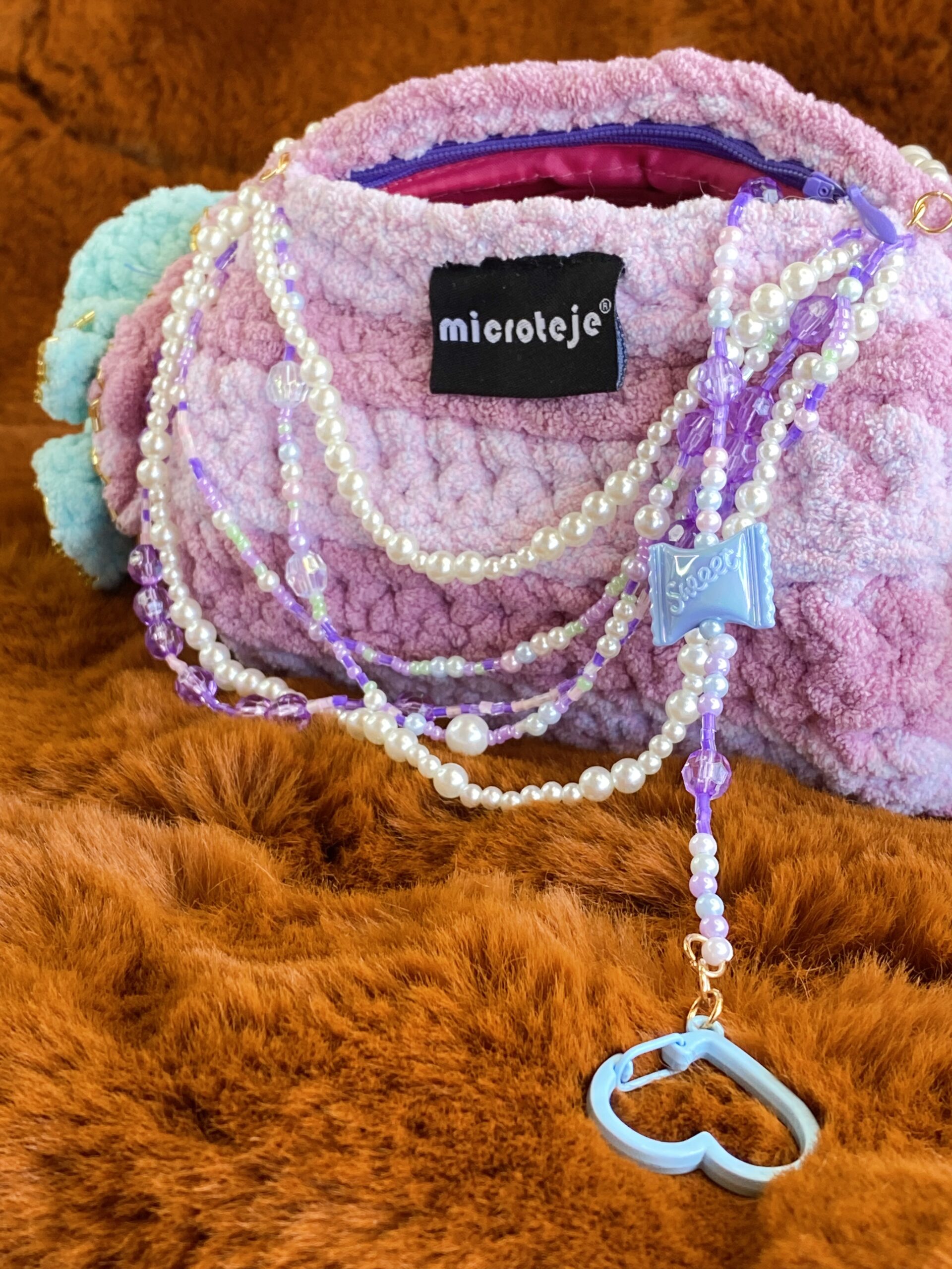 9CB56237-9535-4103-966C-99502B82F464