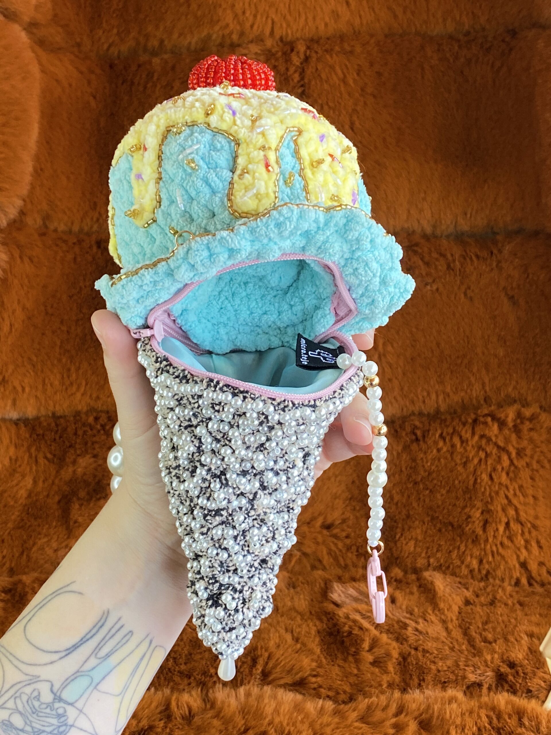 9F11E539-DA39-4359-BA9C-0E1A7AACE66F