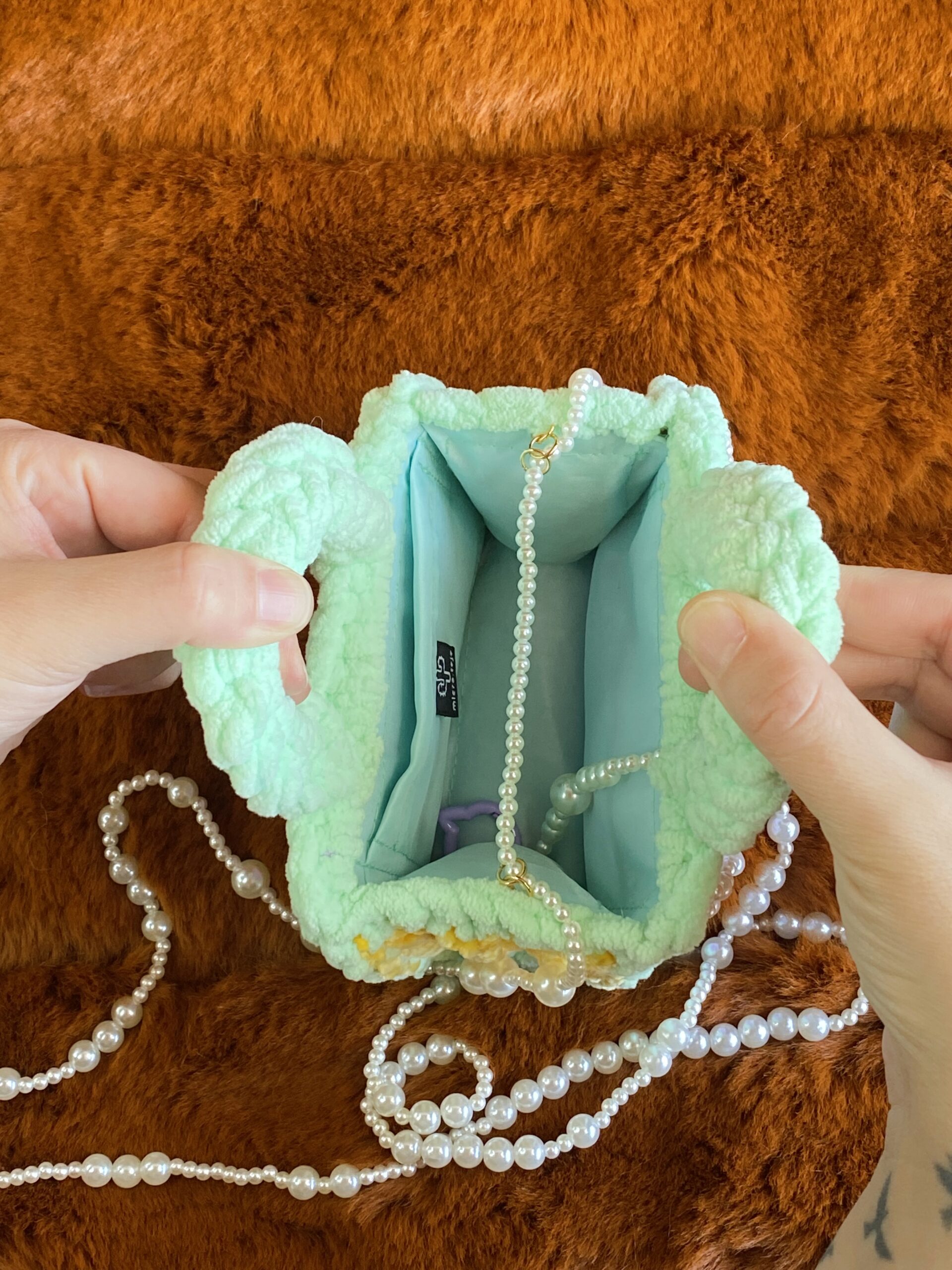 B5DD4241-4A03-4404-9D7D-850EA904886E